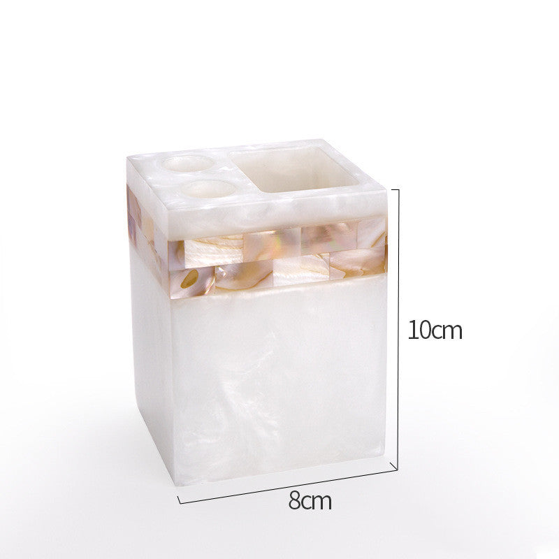 Prabangus „Shell“ vonios kambario komplektas – dantų šepetėlio laikiklis, muilo ir losjono dozatorius